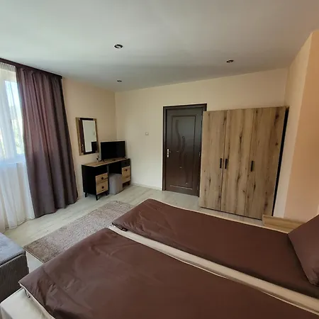 ева Маджаре