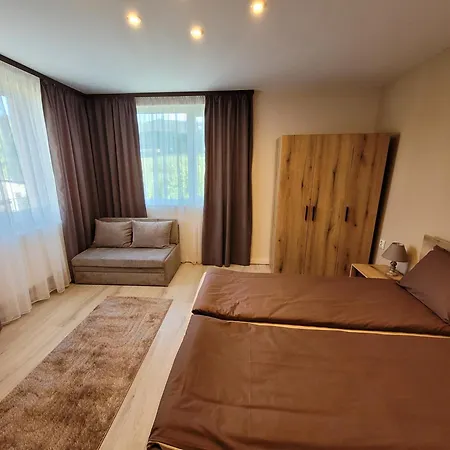 Guest house ева Madzhare