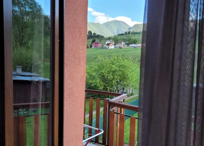 Guest house ева Madzhare