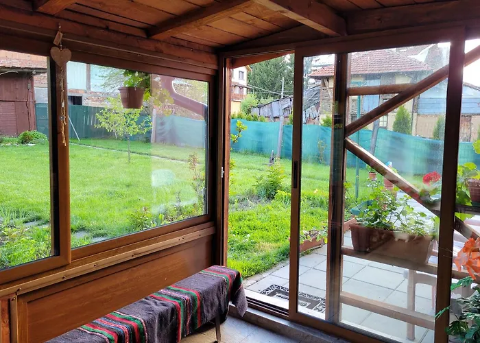 ева Guest house Madzhare