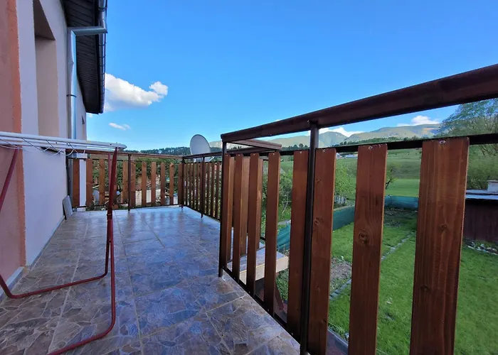 Guest house ева Madzhare