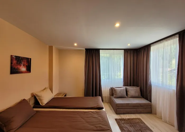 ева Guest house Madzhare